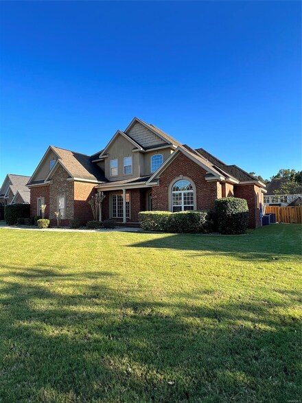 99 Gresham Dr, Millbrook, AL 36054