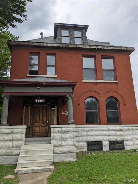 2801 Itaska St, Saint Louis, MO 63111