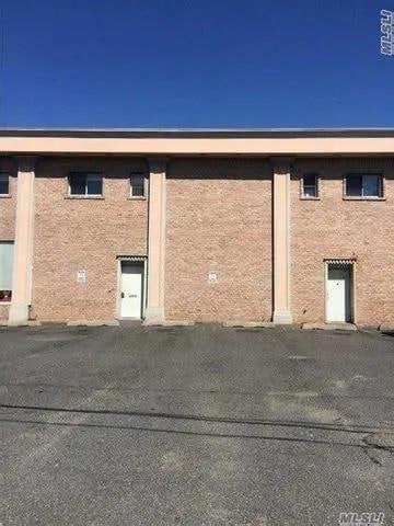 2572 Merrick Rd, Bellmore, NY 11710