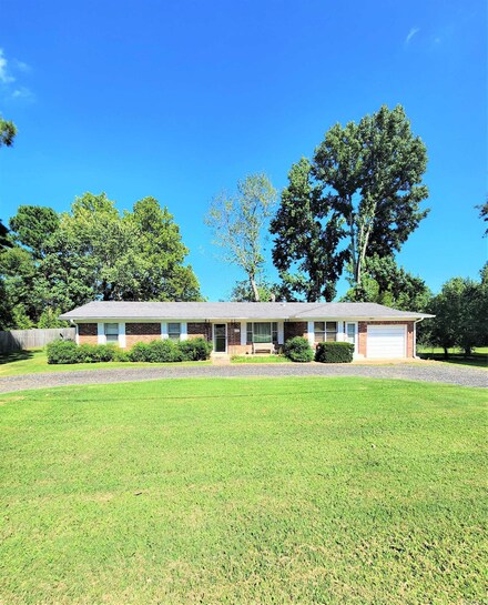 1100 Reine St S, Mena, AR 71953