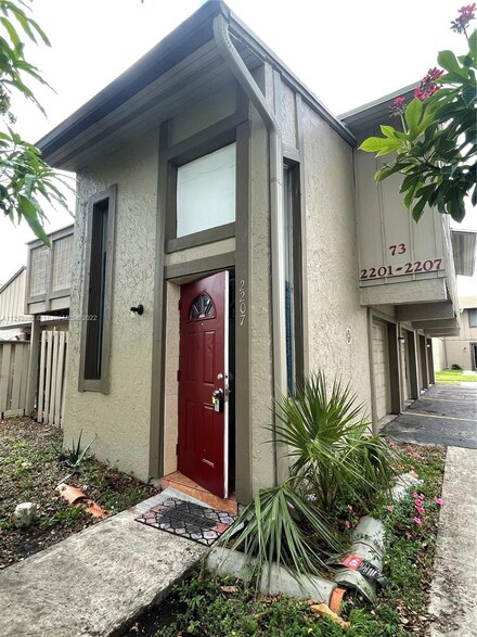 2207 NW 59th Ave Unit 73E, Lauderhill, FL 33313