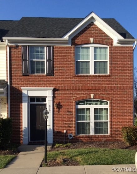 8161 Creekside Village Dr, Mechanicsville, VA 23111