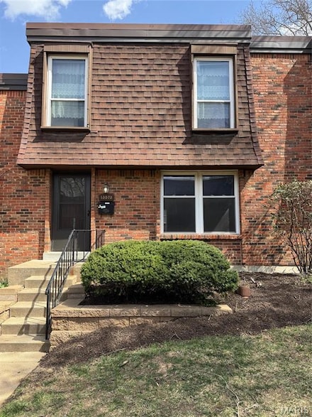 13573 Coliseum Dr, Chesterfield, MO 63017