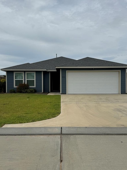 806 Flycatcher Dr, Palacios, TX 77465