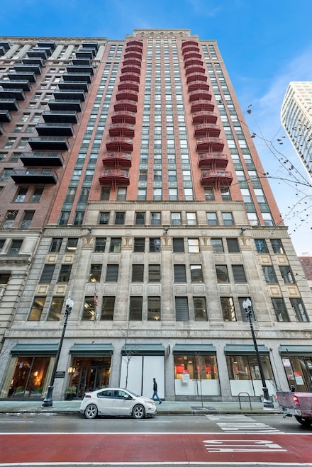 208 W Washington St Unit 711, Chicago, IL 60606