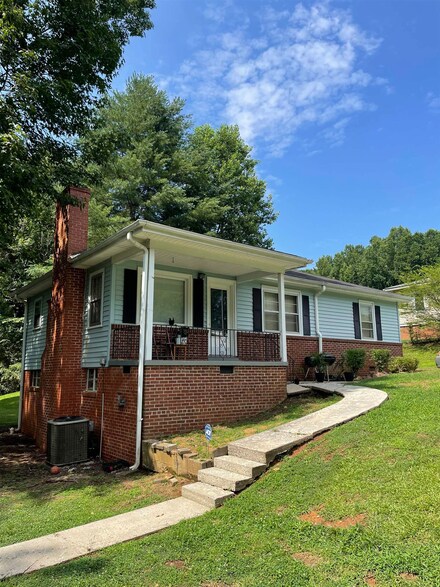 61 S Fairfield Rd, Greenville, SC 29605