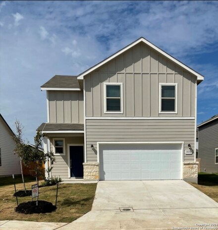 2532 Ayers Dr, Seguin, TX 78155
