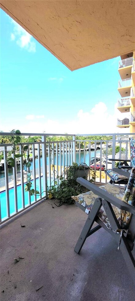 2450 NE 135th St Unit 305, North Miami, FL 33181