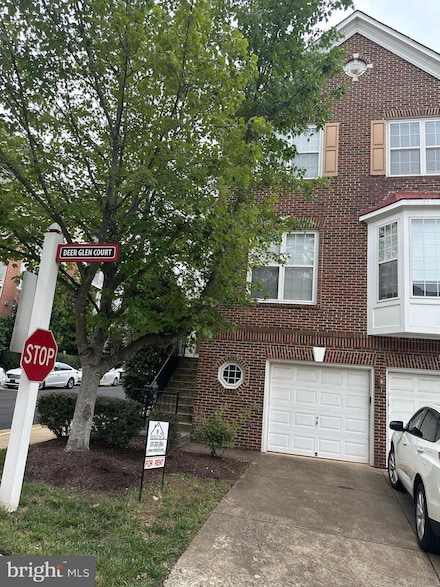 9358 Deer Glen Ct, Fairfax, VA 22031