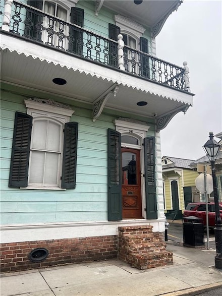 943 Burgundy St, New Orleans, LA 70116