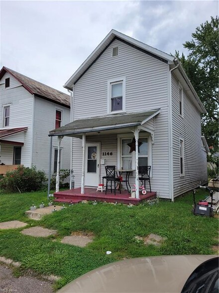 1146 Adams St, Coshocton, OH 43812