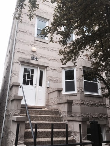 1212 W Henderson St Unit 3, Chicago, IL 60657