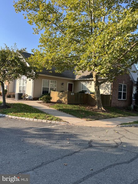 49 Woolsey Ct, Pennington, NJ 08534