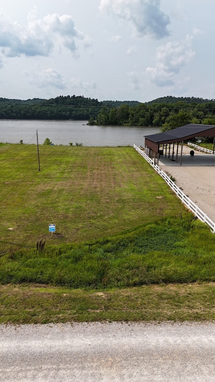 2631 Hardin Bottom River Rd, Clifton, TN 38425