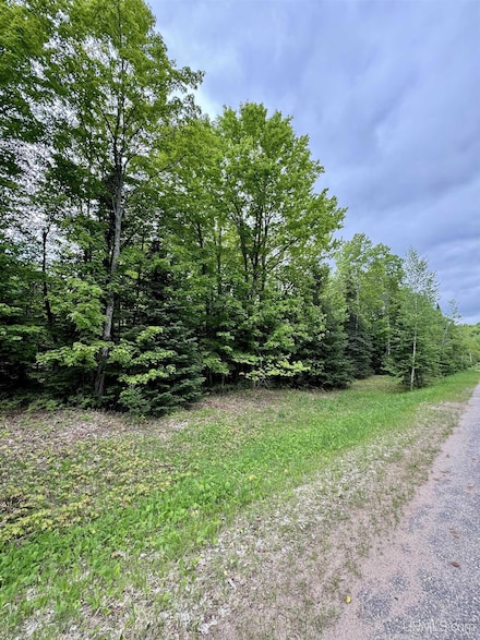 3 Maple Ridge Rd, Negaunee, MI 49866