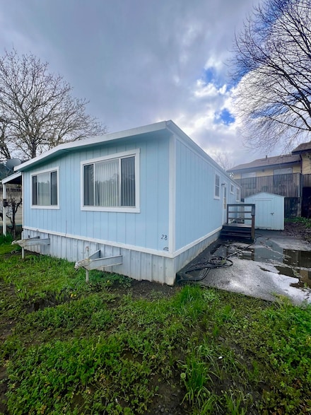 825 Shady Grove Ln, Redway, CA 95560