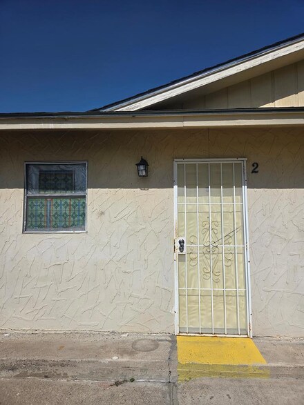 1787 Hillcrest Blvd Unit 2, Eagle Pass, TX 78852