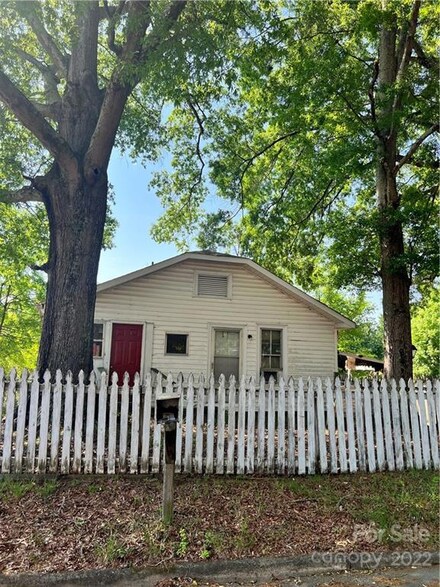 206 Hoover Ave NE, Concord, NC 28025