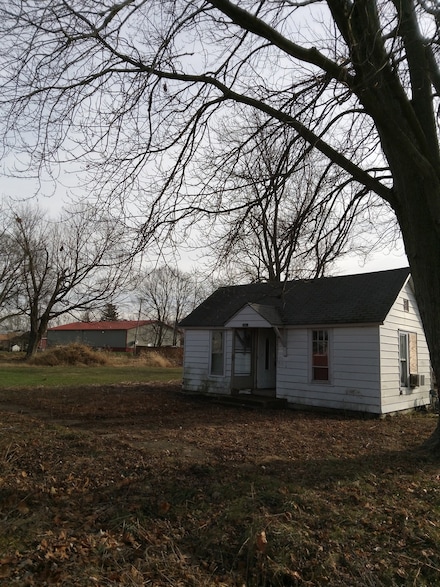 101 Sheridan St, Longview, IL 61852