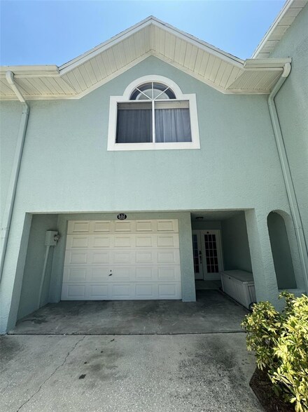 537 Garland Cir, Indian Rocks Beach, FL 33785