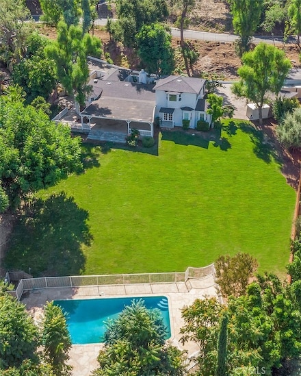 4800 Brewster Dr, Tarzana, CA 91356