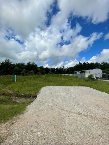 743 Road 5606, Cleveland, TX 77327