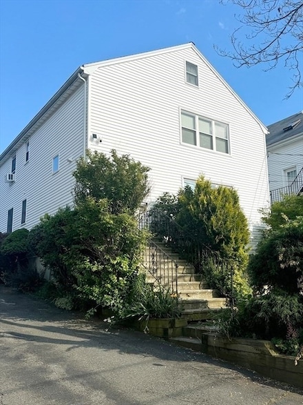 61 Tracey St Unit 1, Peabody, MA 01960