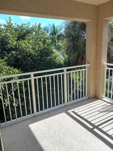 6410 Emerald Dunes Dr Unit 307, West Palm Beach, FL 33411