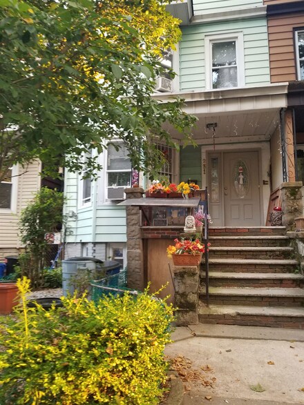 231 Ege Ave, Jersey City, NJ 07304