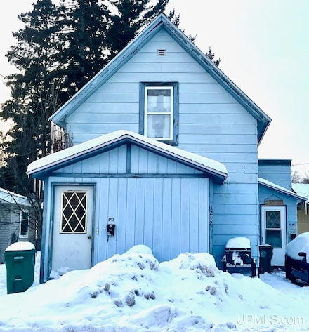1212 Division St, Marquette, MI 49855