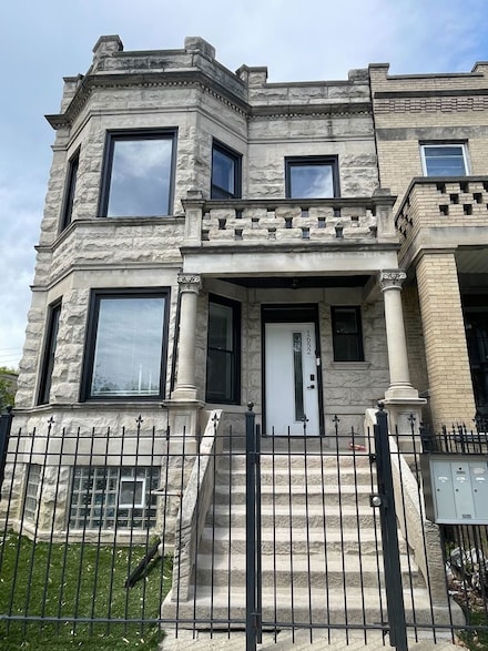 1652 S Ridgeway Ave, Chicago, IL 60623