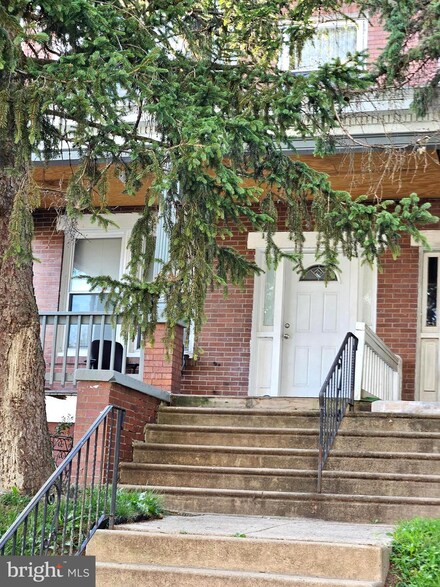 625 Noble St, Norristown, PA 19401