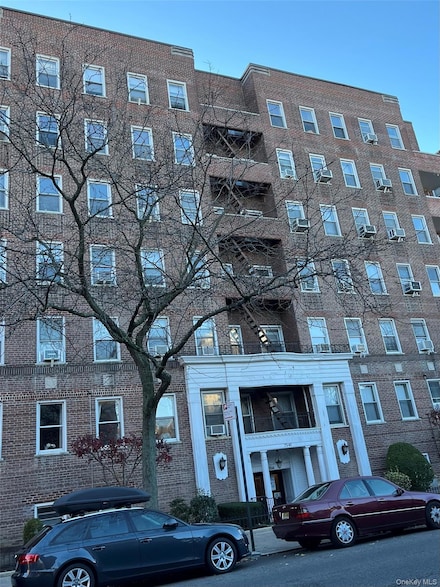 75-40 Austin St Unit 4HR, Forest Hills, NY 11375