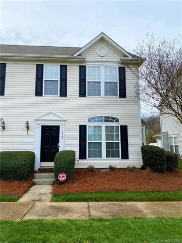 1326 Stourbridge Lion Dr, Charlotte, NC 28213