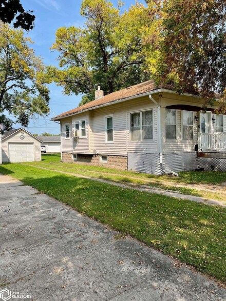 333 1st Ave SW, Clarion, IA 50525