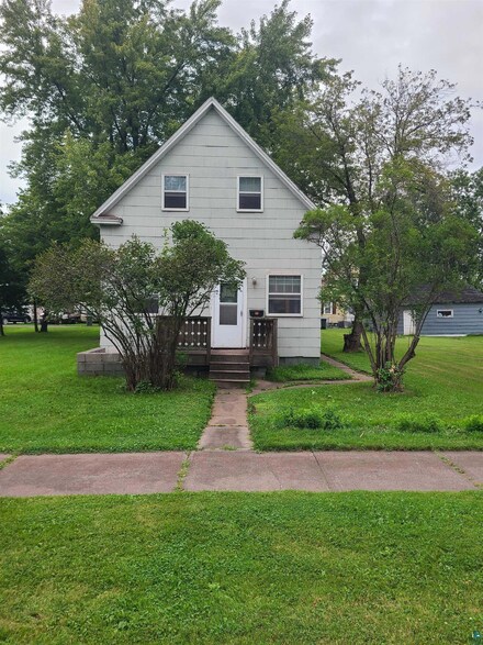 3727 E 4th St, Superior, WI 54880