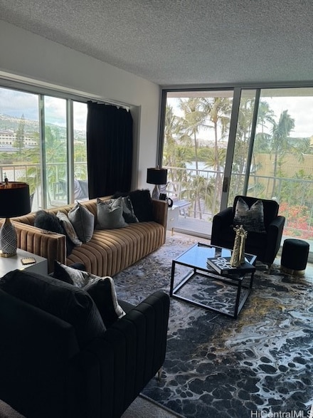 2115 Ala Wai Blvd Unit 504, Honolulu, HI 96815