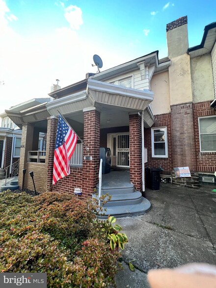 6718 N 18th St, Philadelphia, PA 19126