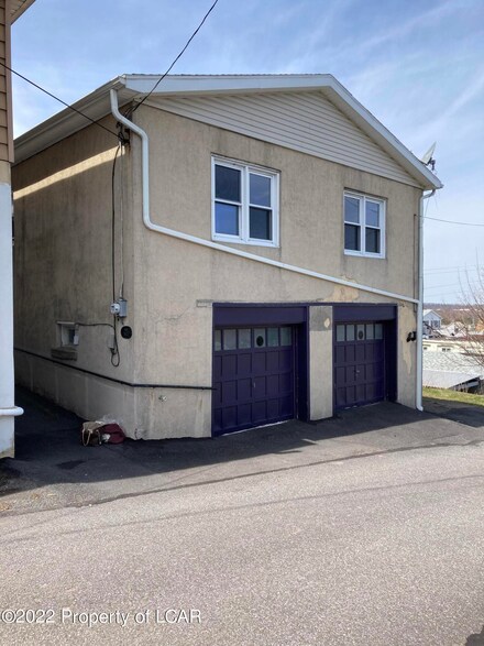 843 N Lee Ct, Hazleton, PA 18201