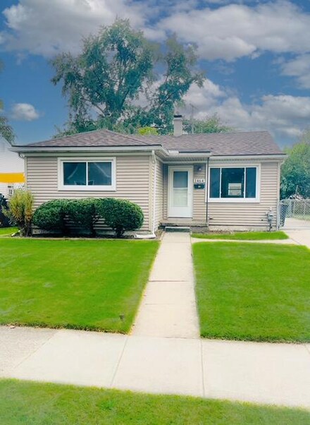1464 Spencer St, Ferndale, MI 48220