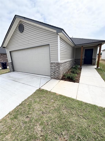 3608 Blue Ave, Mustang, OK 73064