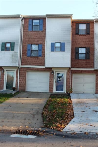 212 Woodhaven Dr, Seven Fields, PA 16046