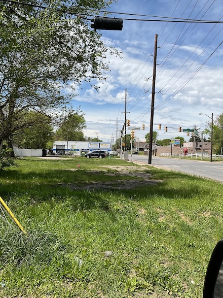 2239 W 10th St, Indianapolis, IN 46222