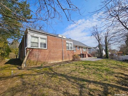 18 (aka 20) Holls Terrace S, Yonkers, NY 10701