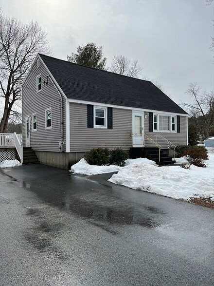7 Kern Dr, Billerica, MA 01821