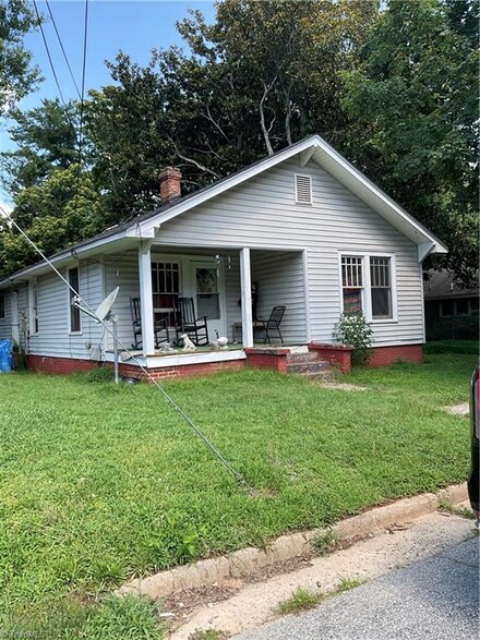 123 W Green Ct, Greensboro, NC 27407