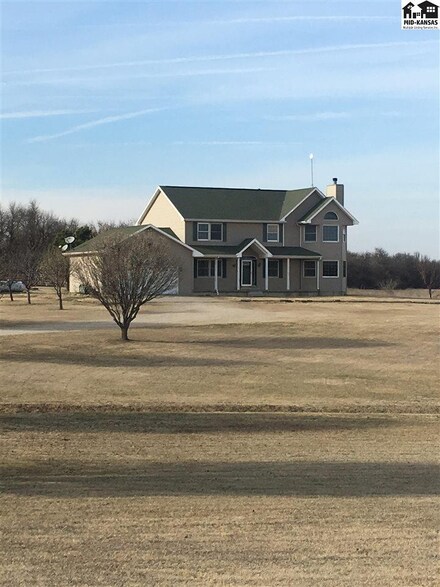 2000 Avenue M, Lyons, KS 67554
