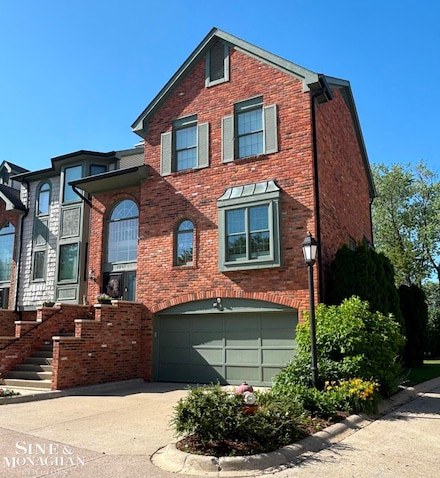 29165 Jefferson Ct, Saint Clair Shores, MI 48081