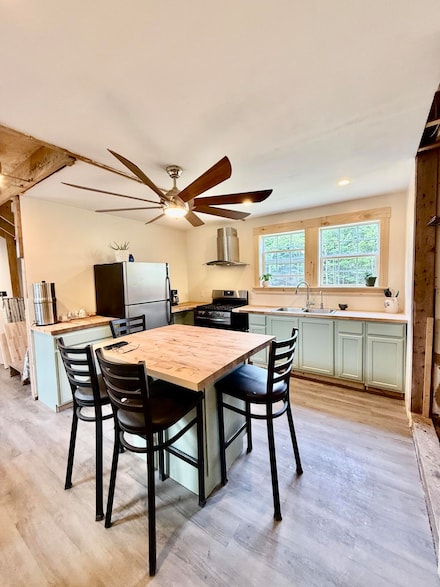 110 Cushing Rd, Friendship, ME 04547