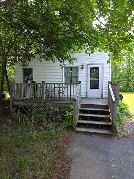 18 Cedar Ln, Belfast, ME 04915
